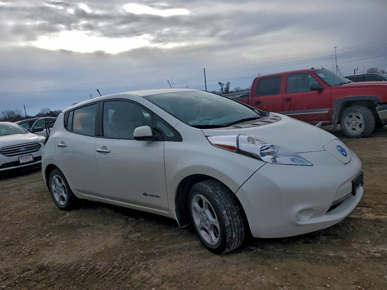 2014 NISSAN LEAF
