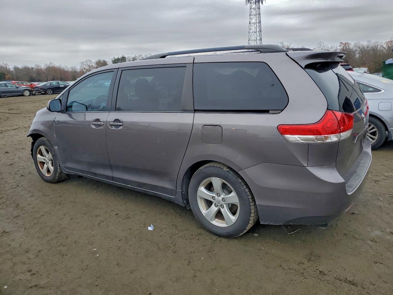 2014 TOYOTA SIENNA