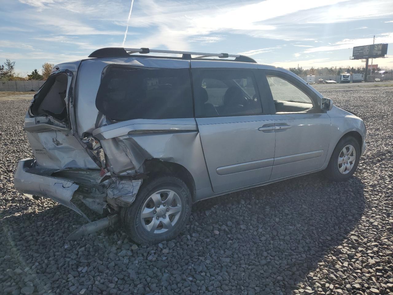 2008 KIA SEDONA