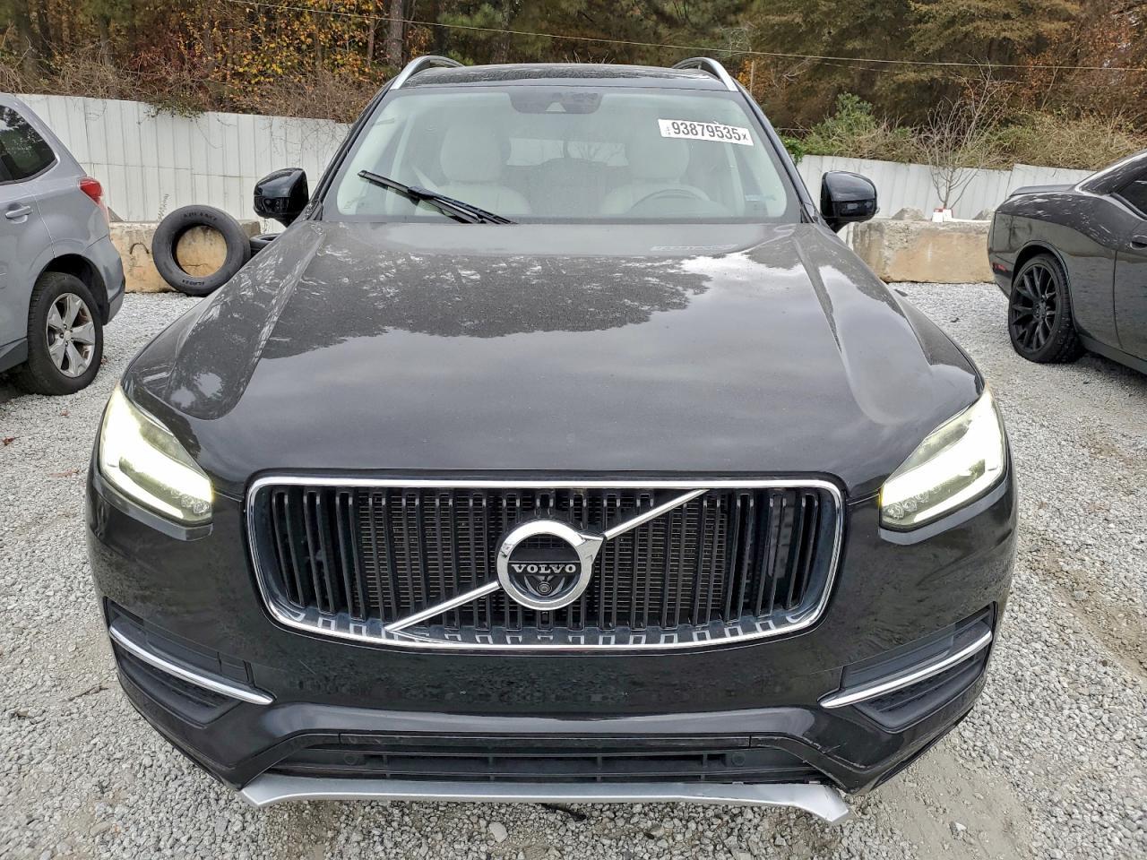 2017 VOLVO XC90