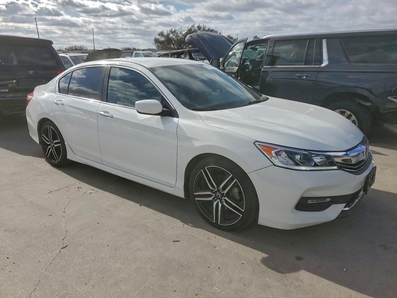 2017 HONDA ACCORD