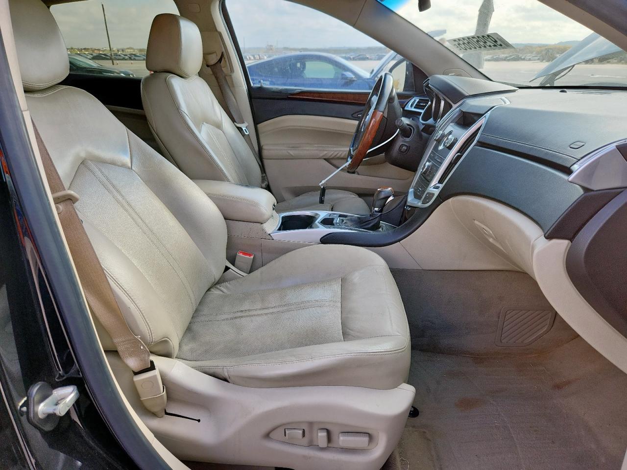 2010 CADILLAC SRX