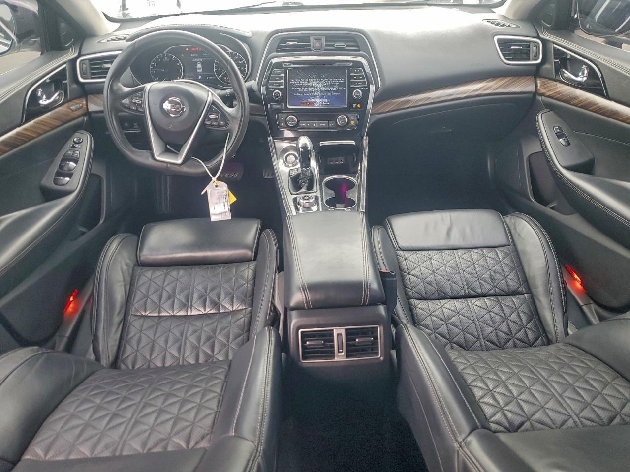 2016 NISSAN Maxima