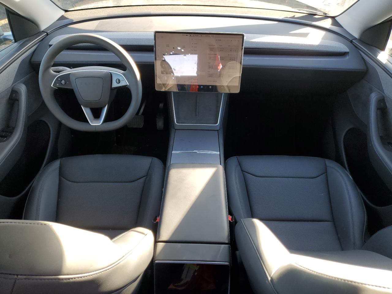 2026 TESLA MODEL Y