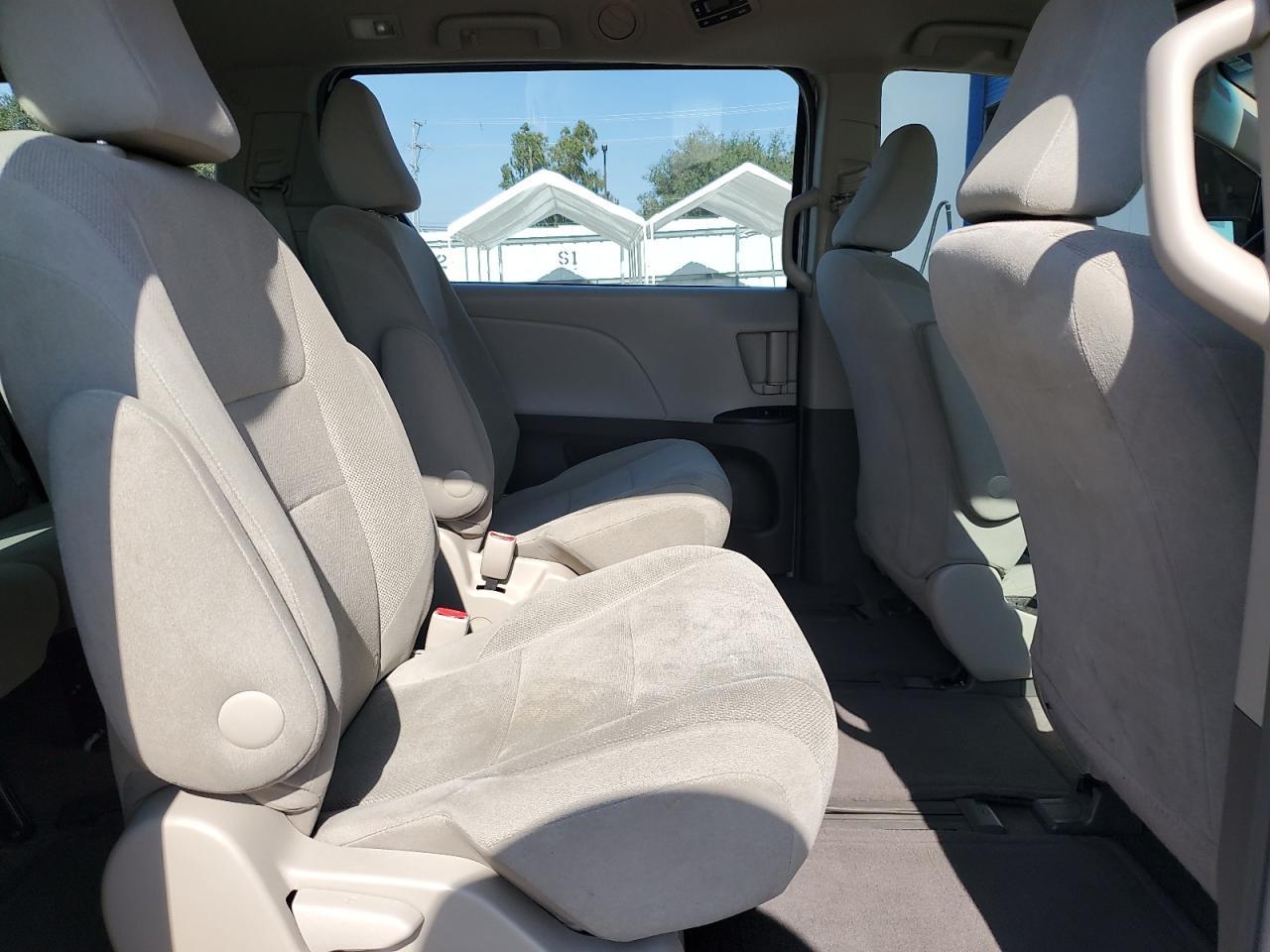 2017 TOYOTA SIENNA
