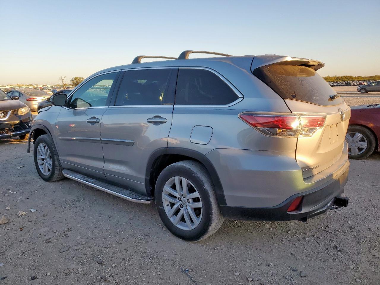 2015 TOYOTA HIGHLANDER