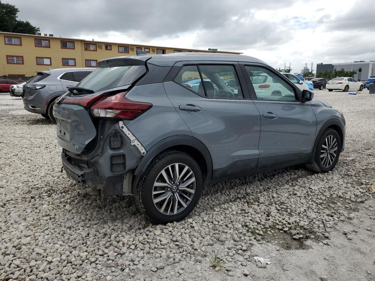 2021 NISSAN KICKS