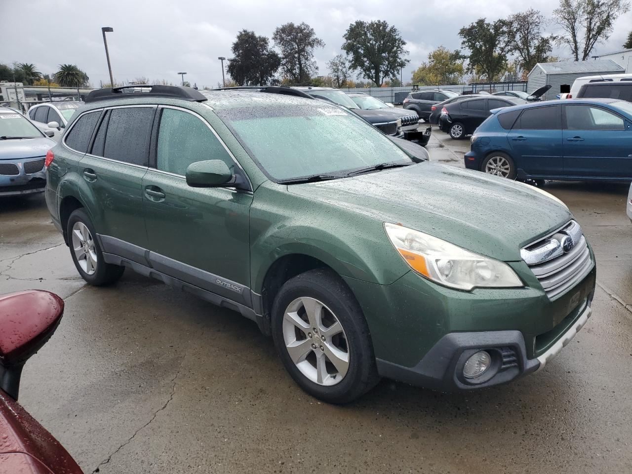2013 SUBARU Outback