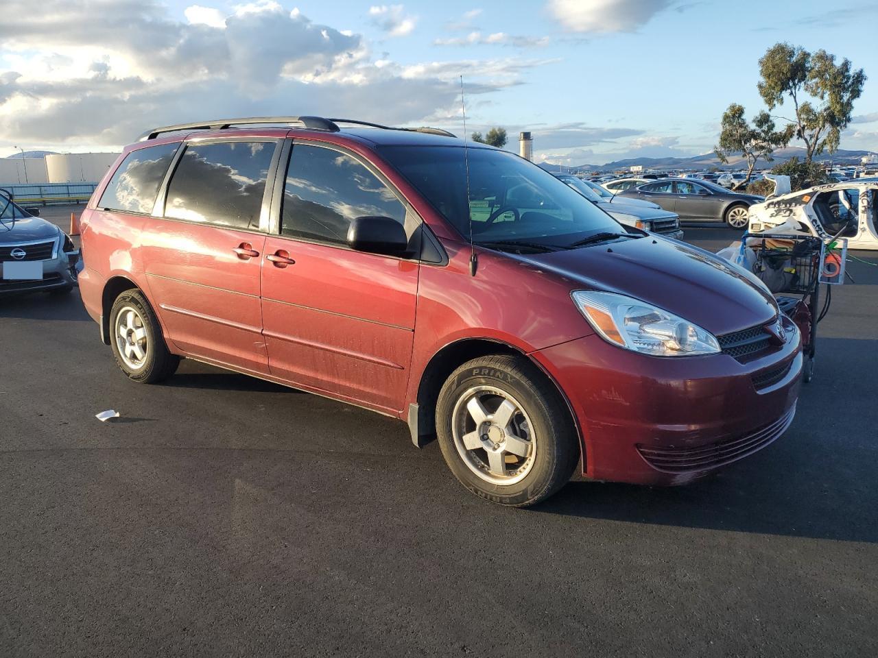 2005 TOYOTA SIENNA