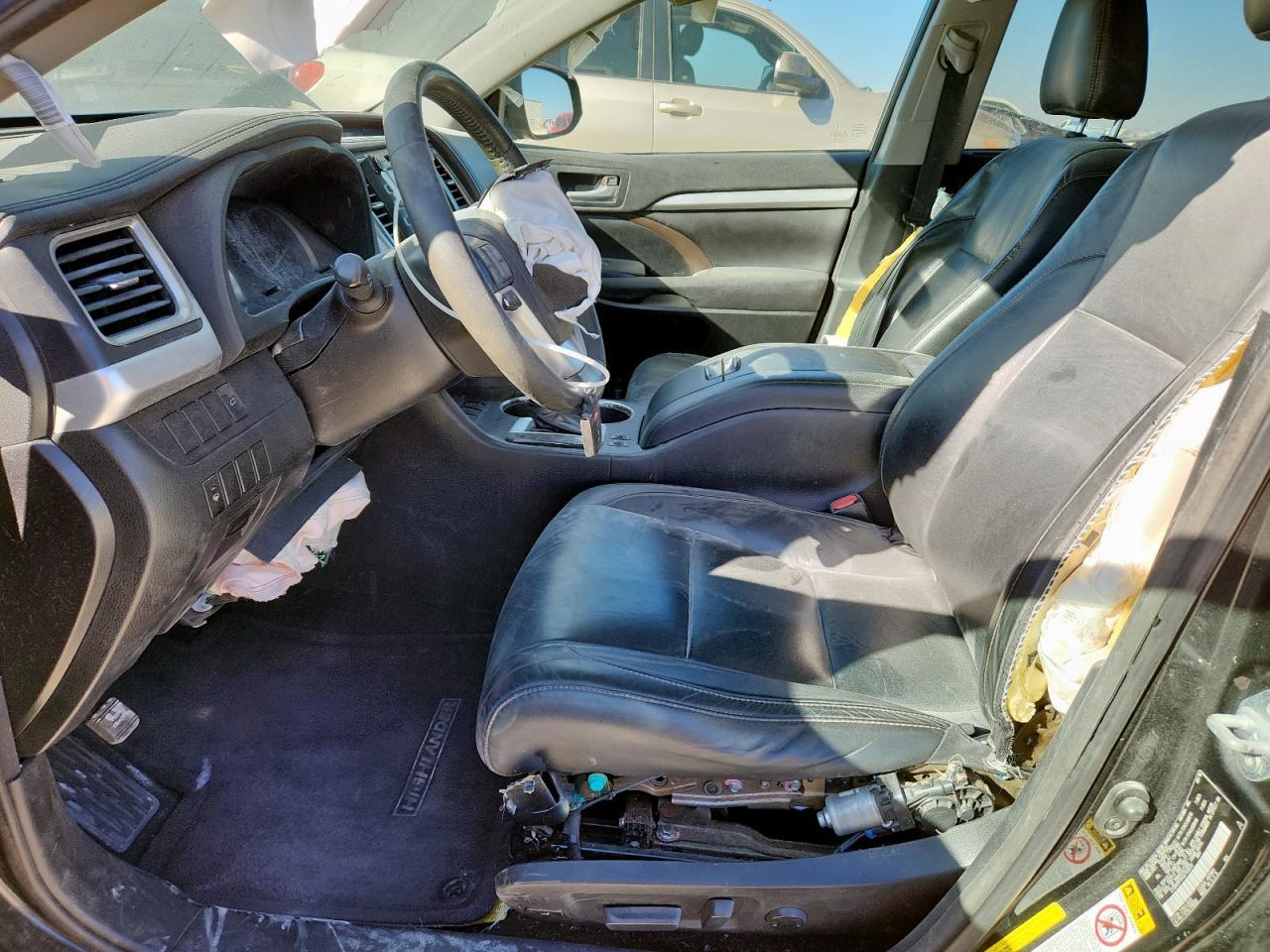 2016 TOYOTA HIGHLANDER