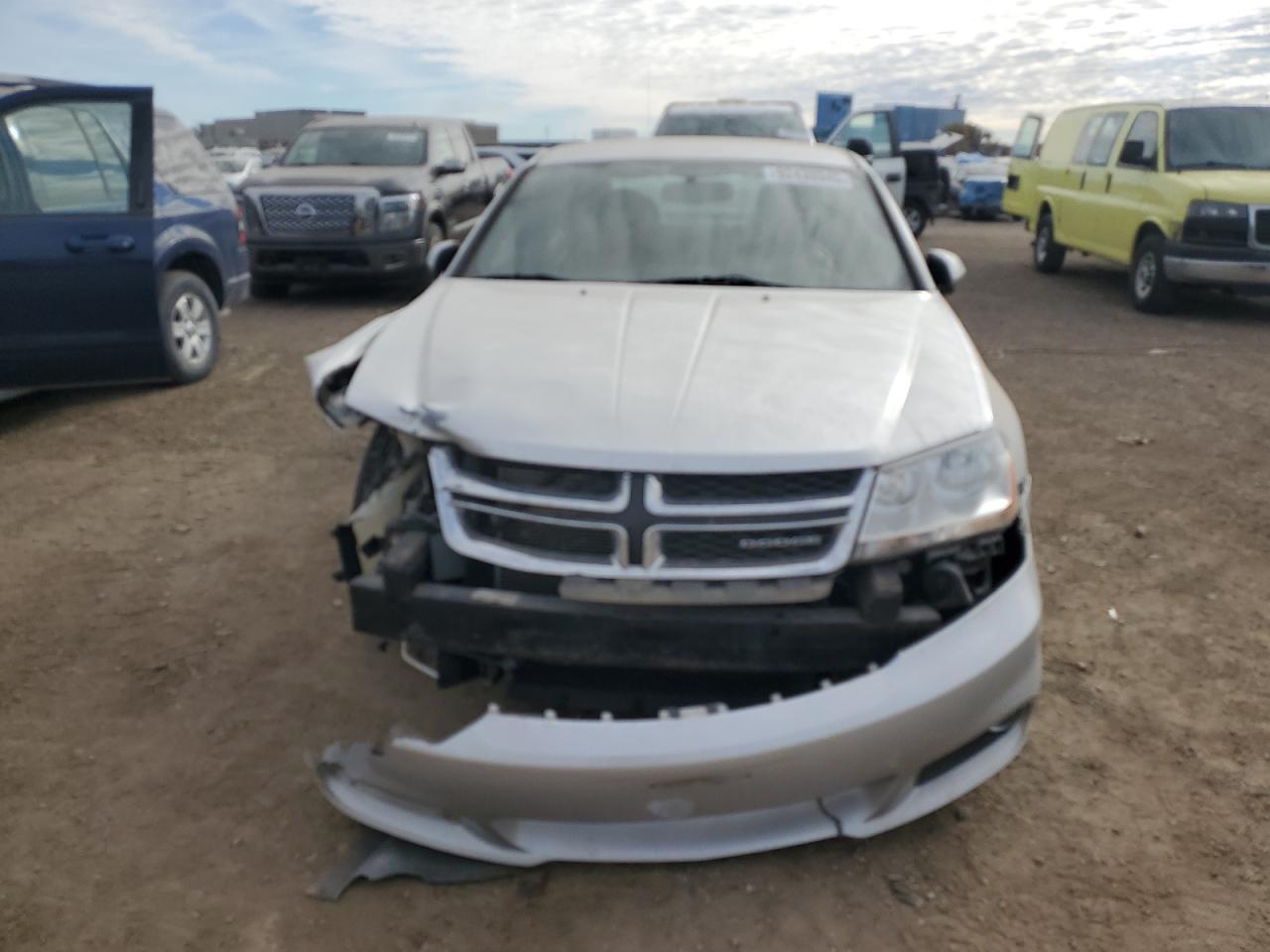 2011 DODGE Avenger