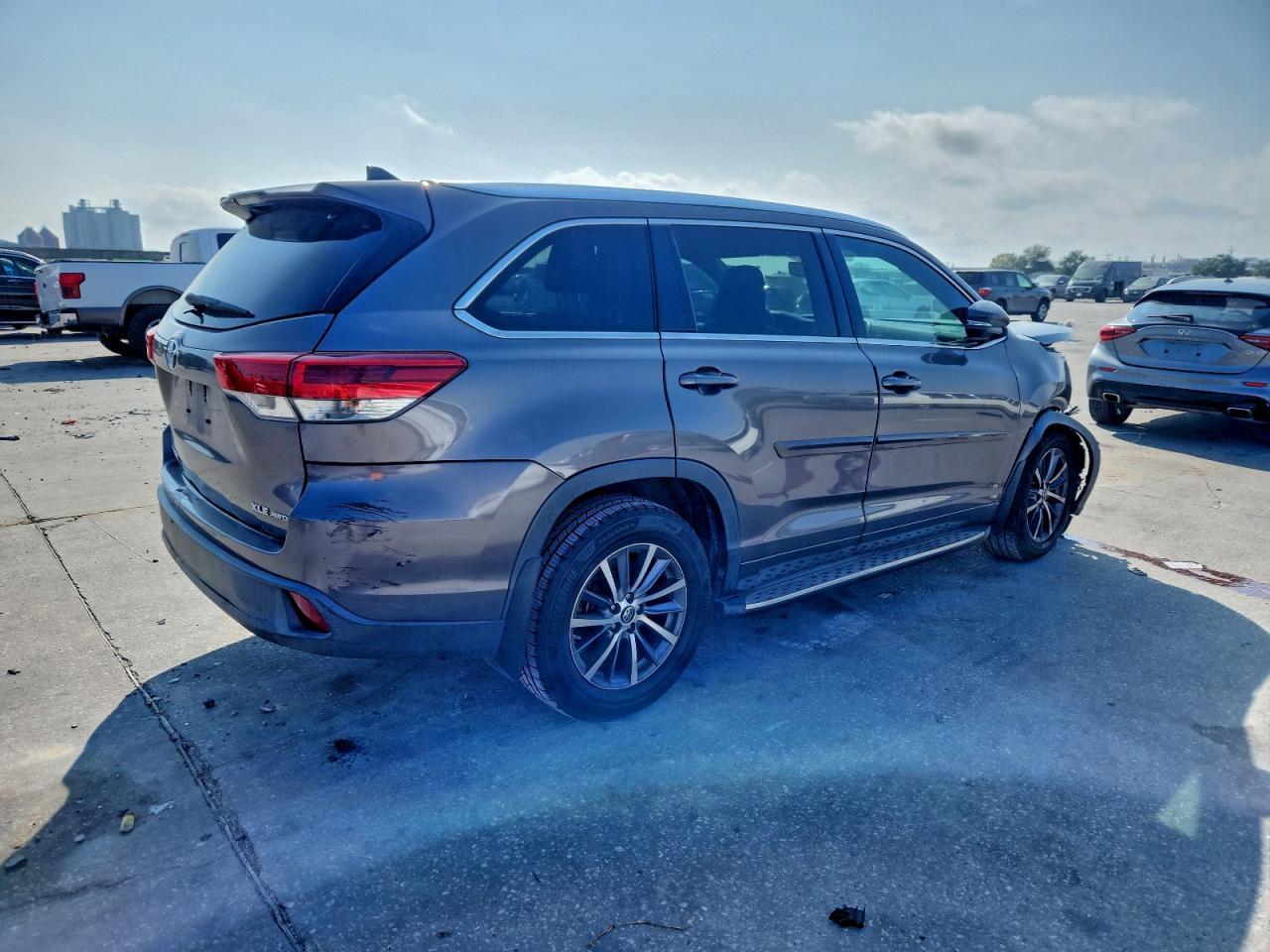 2017 TOYOTA HIGHLANDER