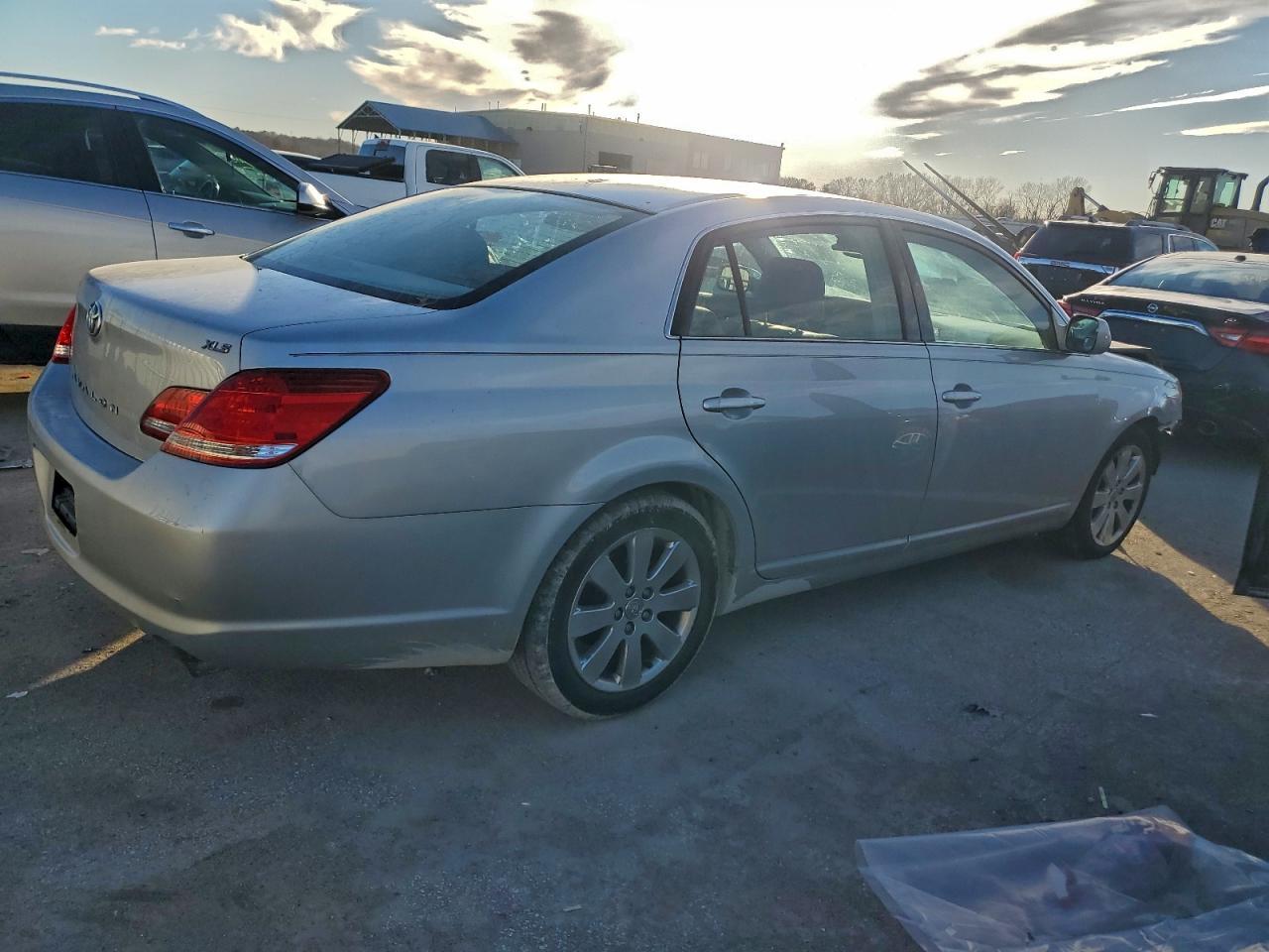 2006 TOYOTA Avalon