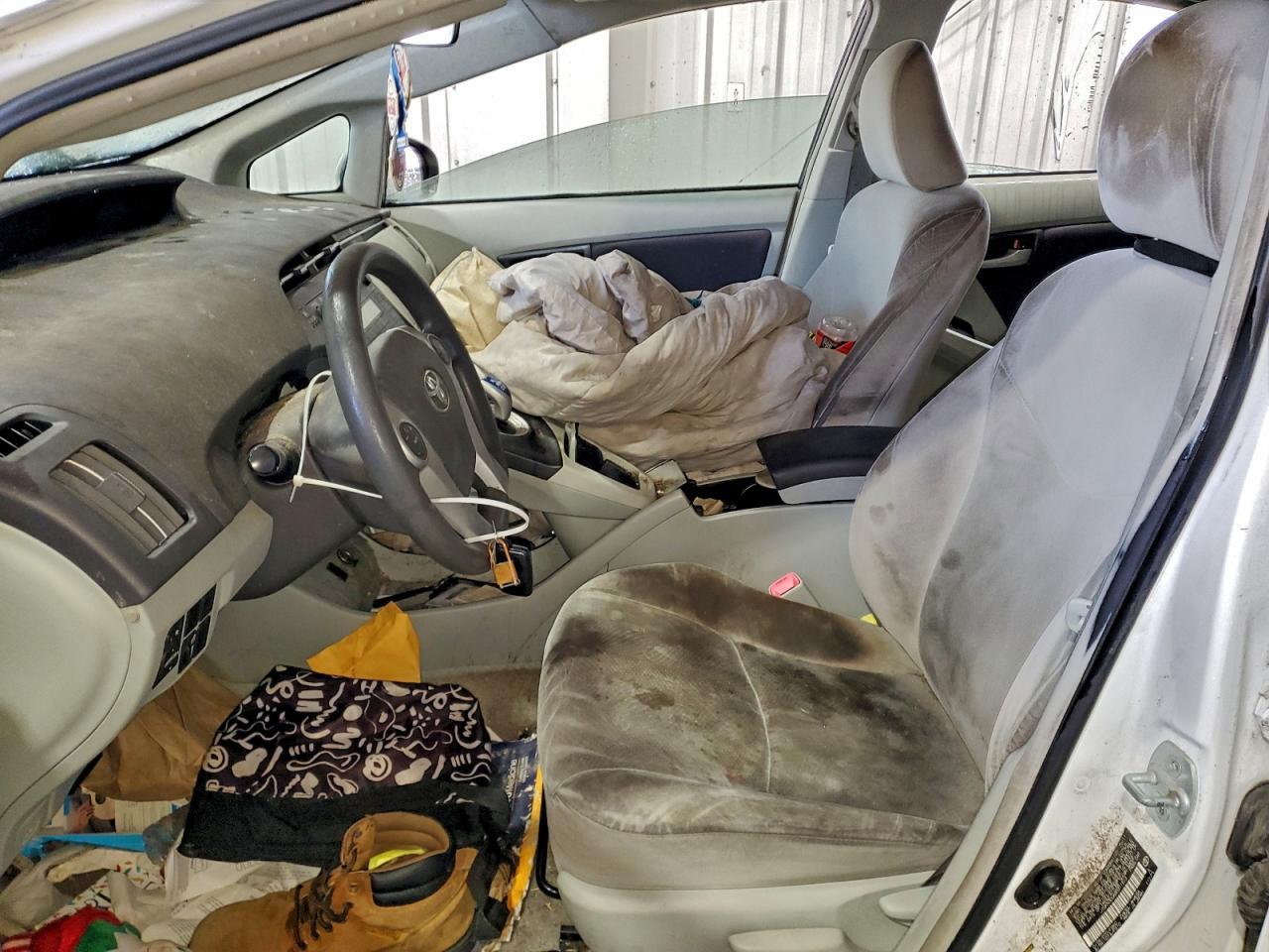 2011 TOYOTA PRIUS