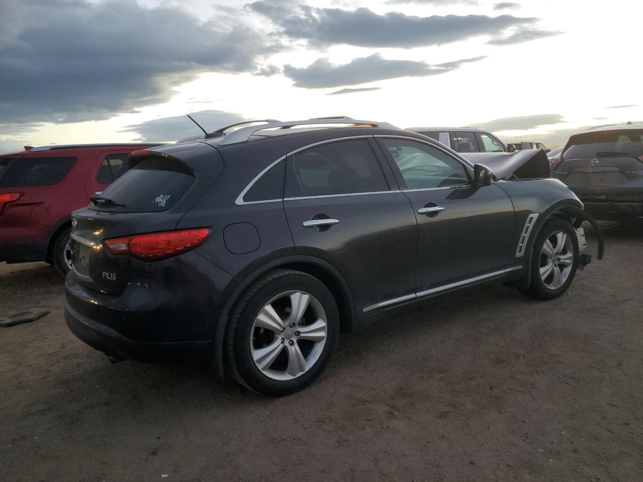 2010 INFINITI FX35