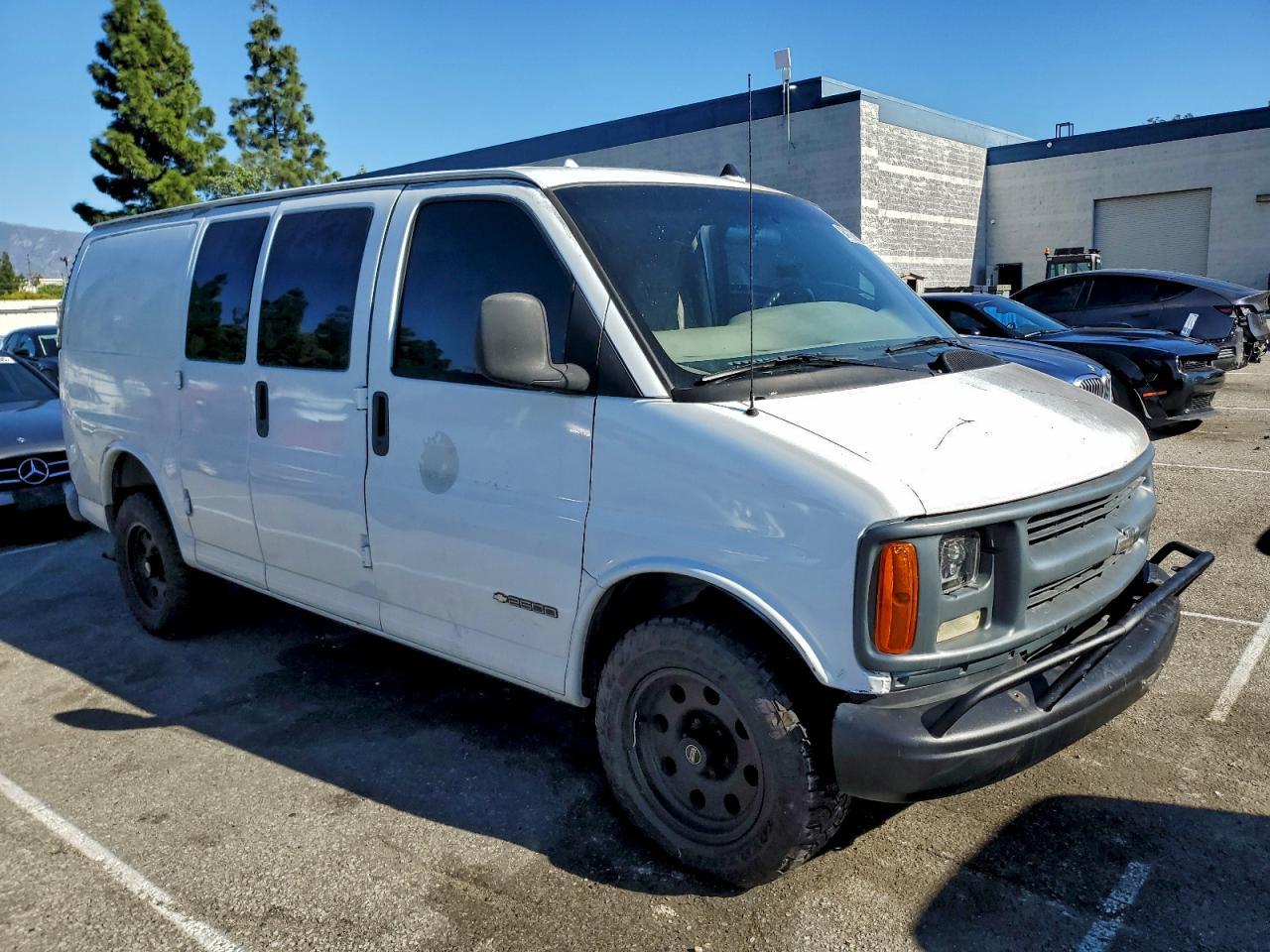2001 CHEVROLET EXPRESS 2500