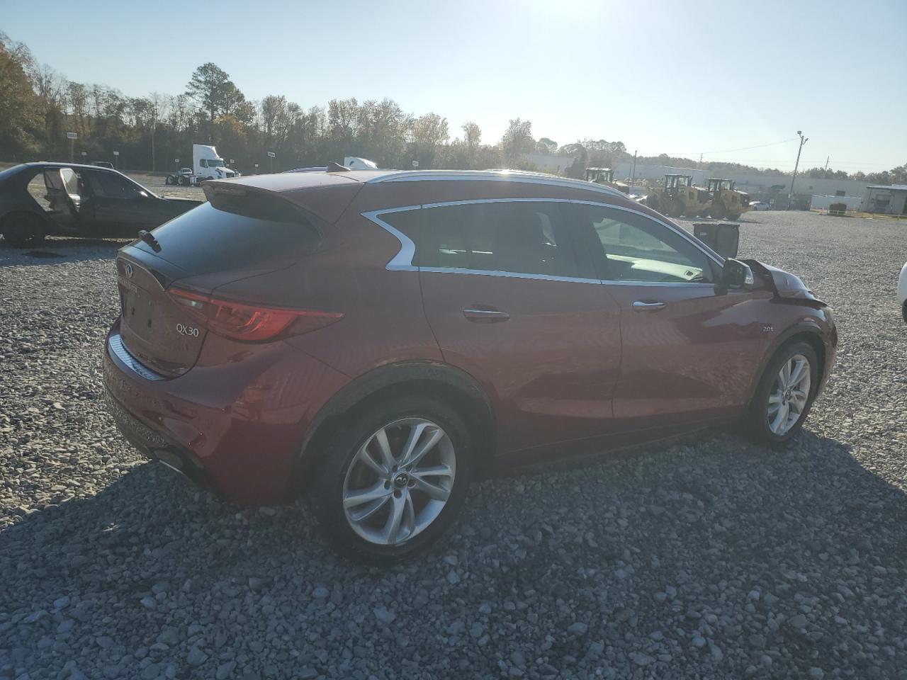 2017 INFINITI QX30