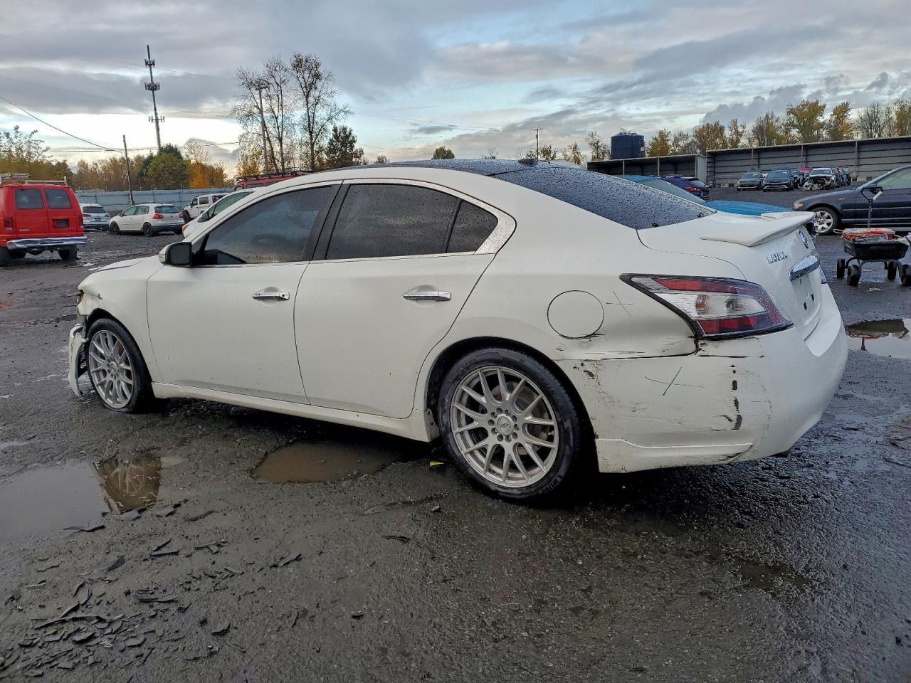 2012 NISSAN Maxima