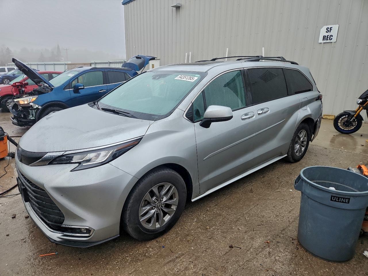 2022 TOYOTA SIENNA