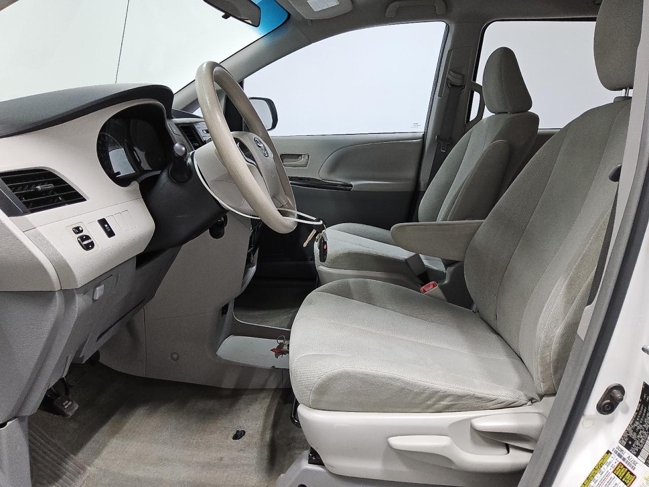 2014 TOYOTA SIENNA