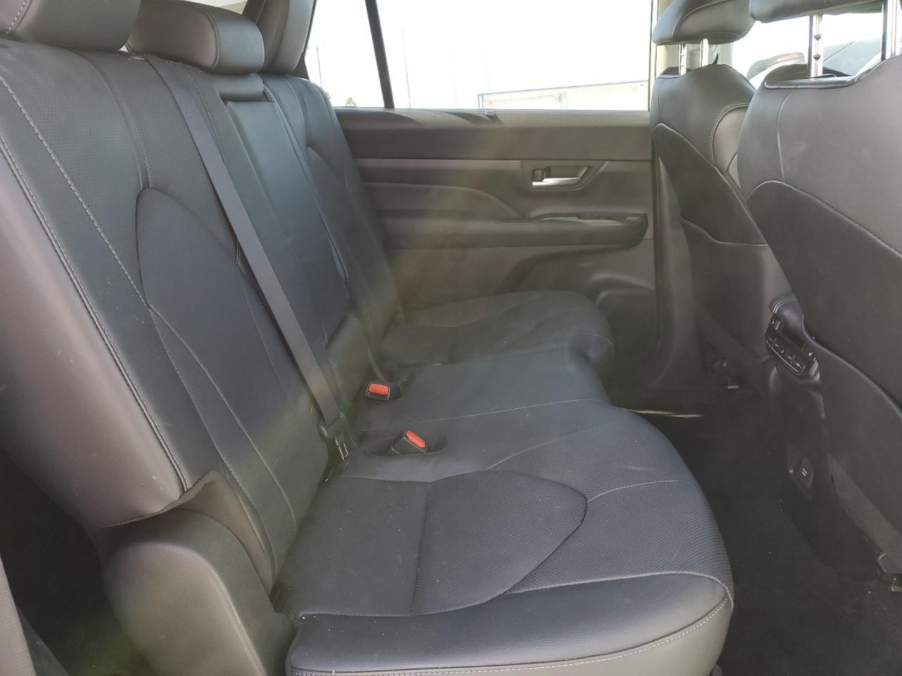 2024 TOYOTA HIGHLANDER