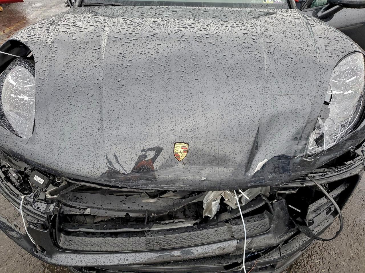 2024 PORSCHE Macan