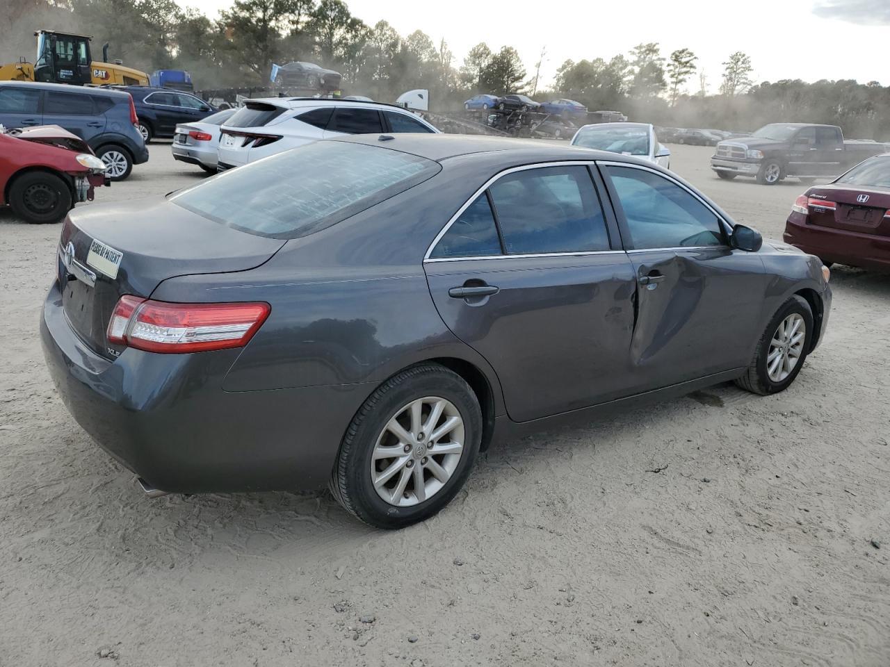 2011 TOYOTA CAMRY