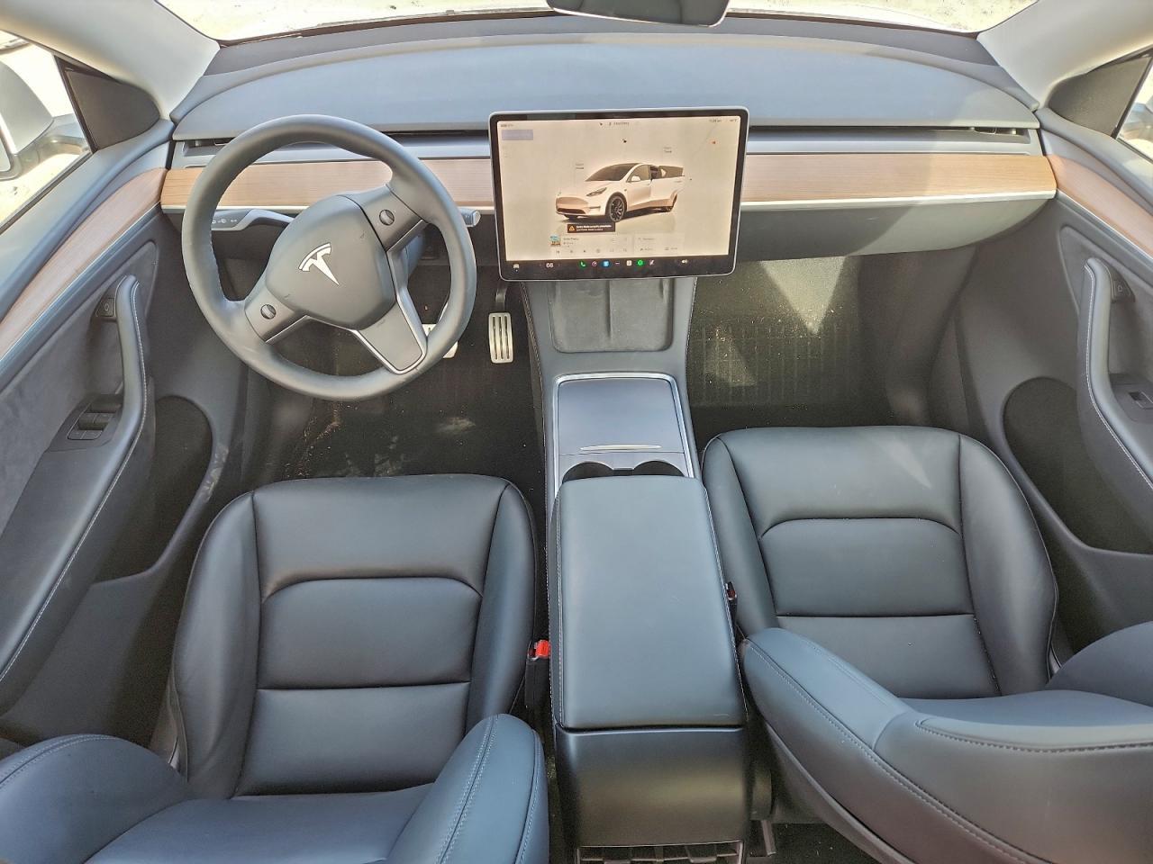 2024 TESLA MODEL Y