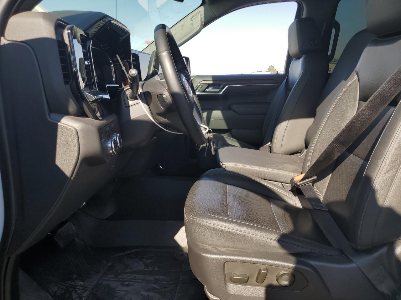 2023 GMC Sierra