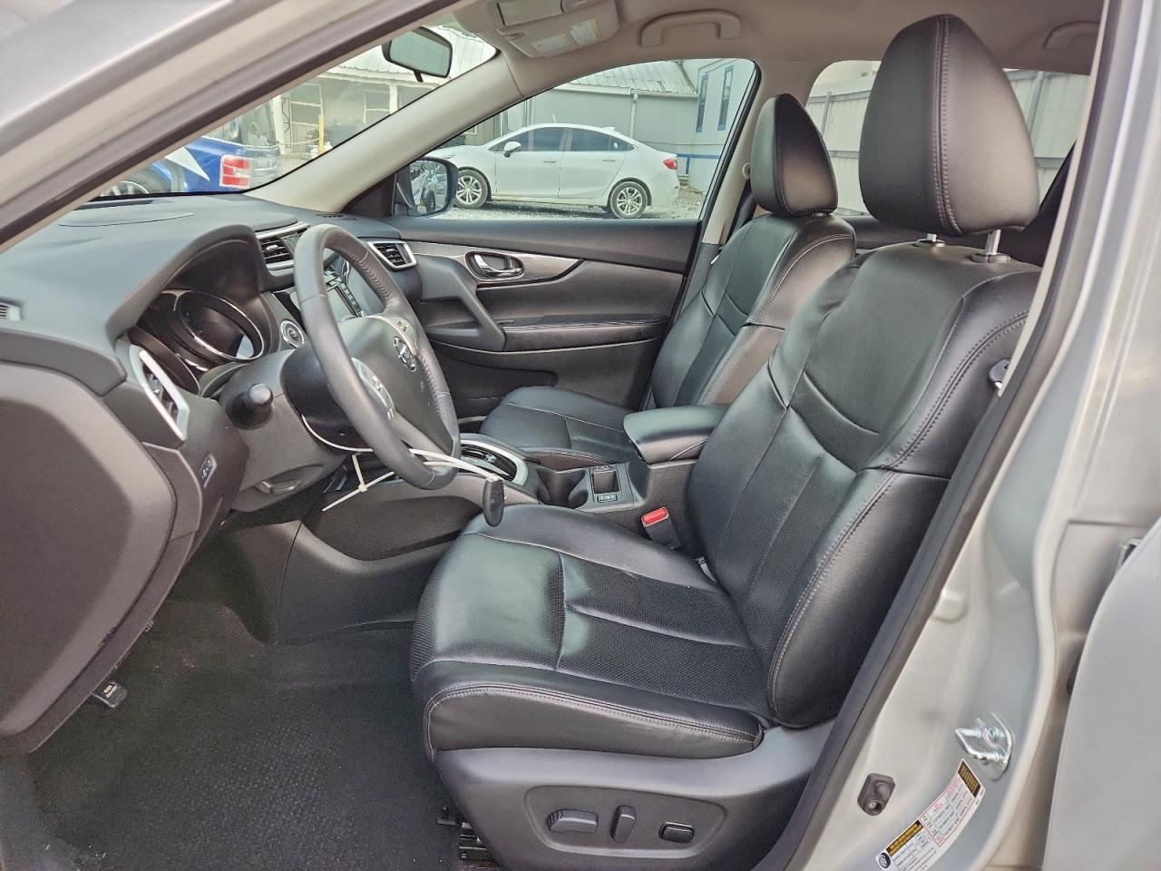 2016 NISSAN ROGUE