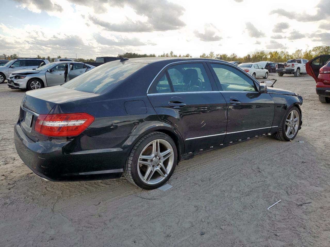 2011 MERCEDES-BENZ E-Class