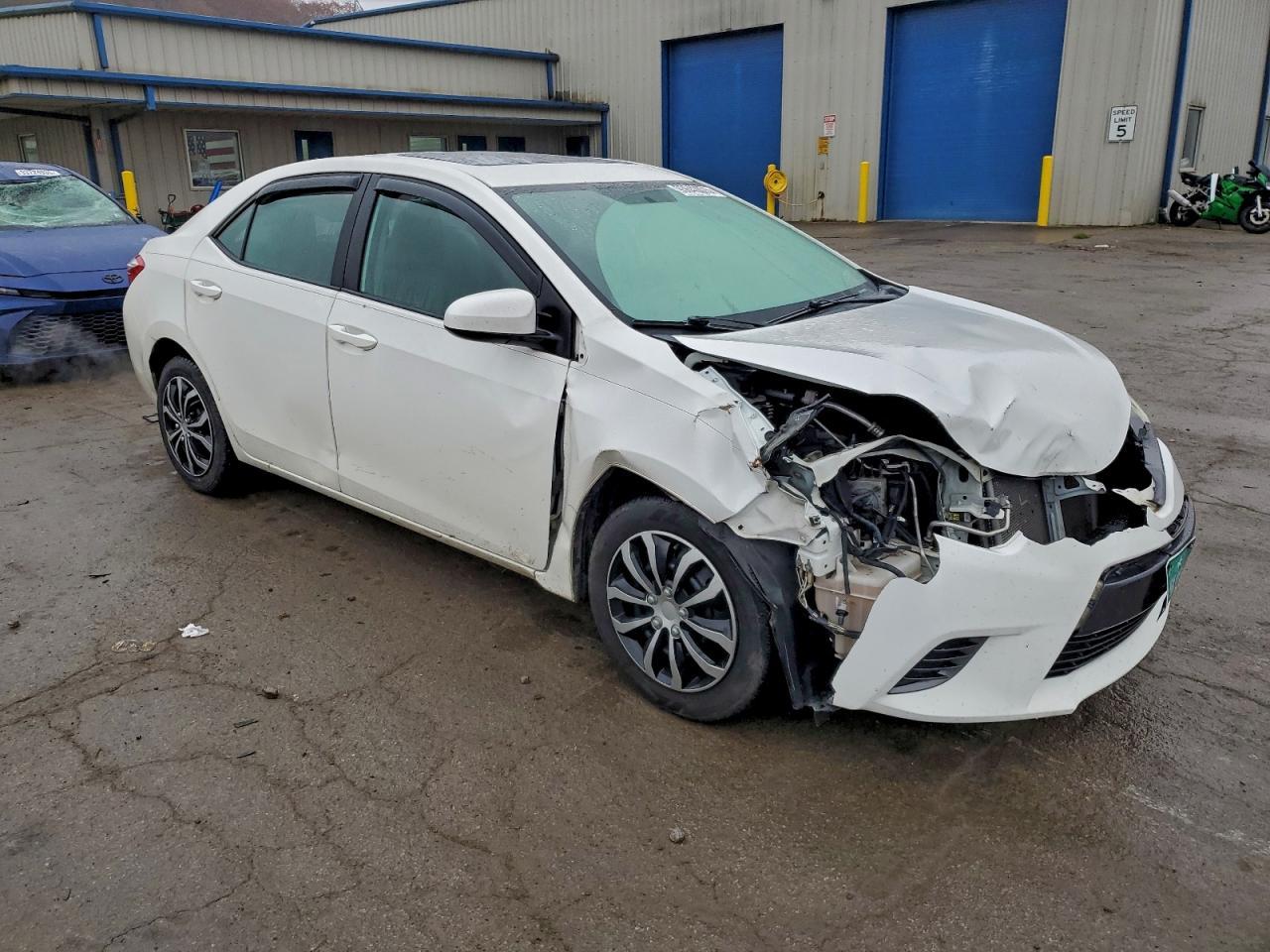 2015 TOYOTA COROLLA