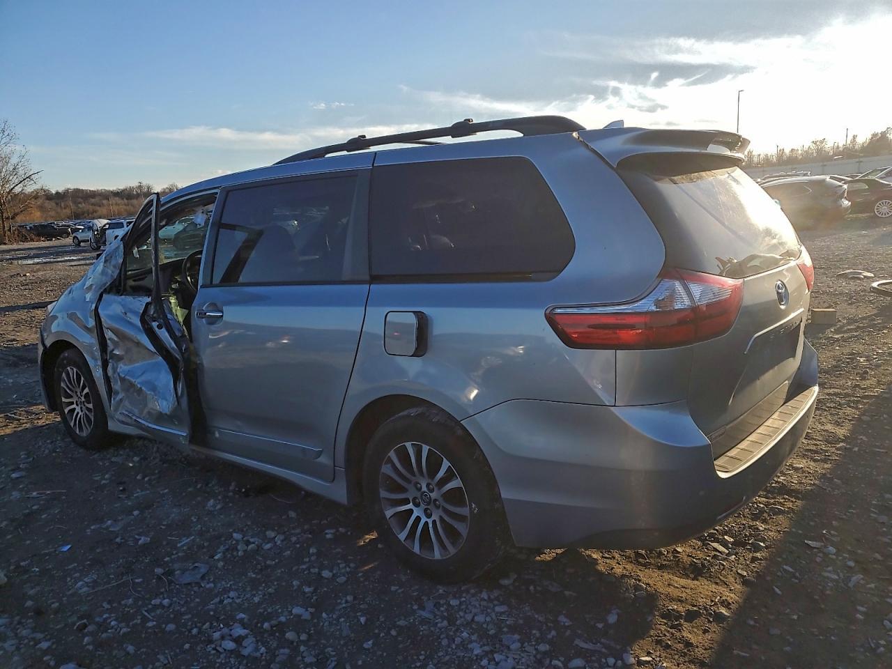 2019 TOYOTA SIENNA