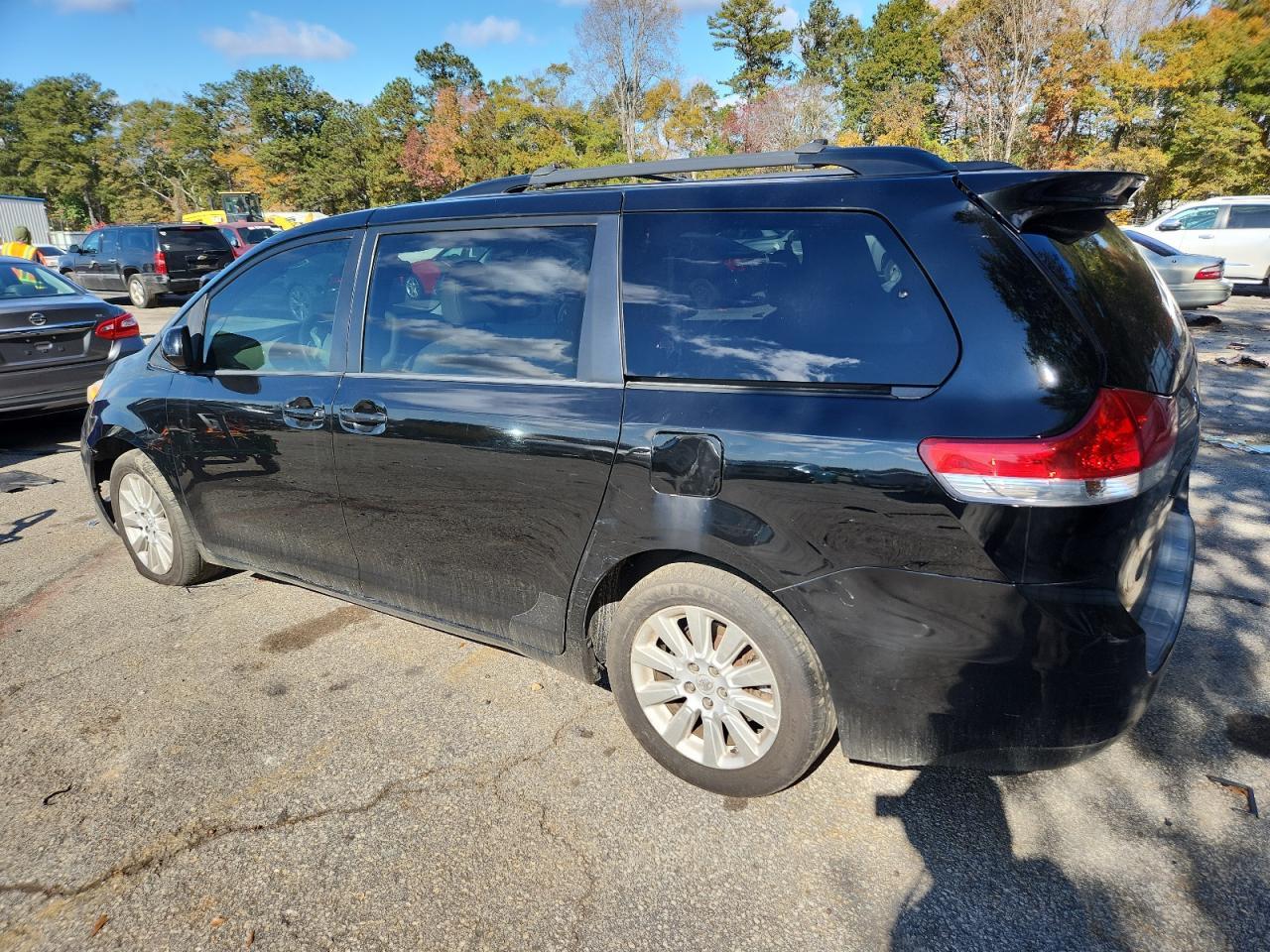 2014 TOYOTA SIENNA
