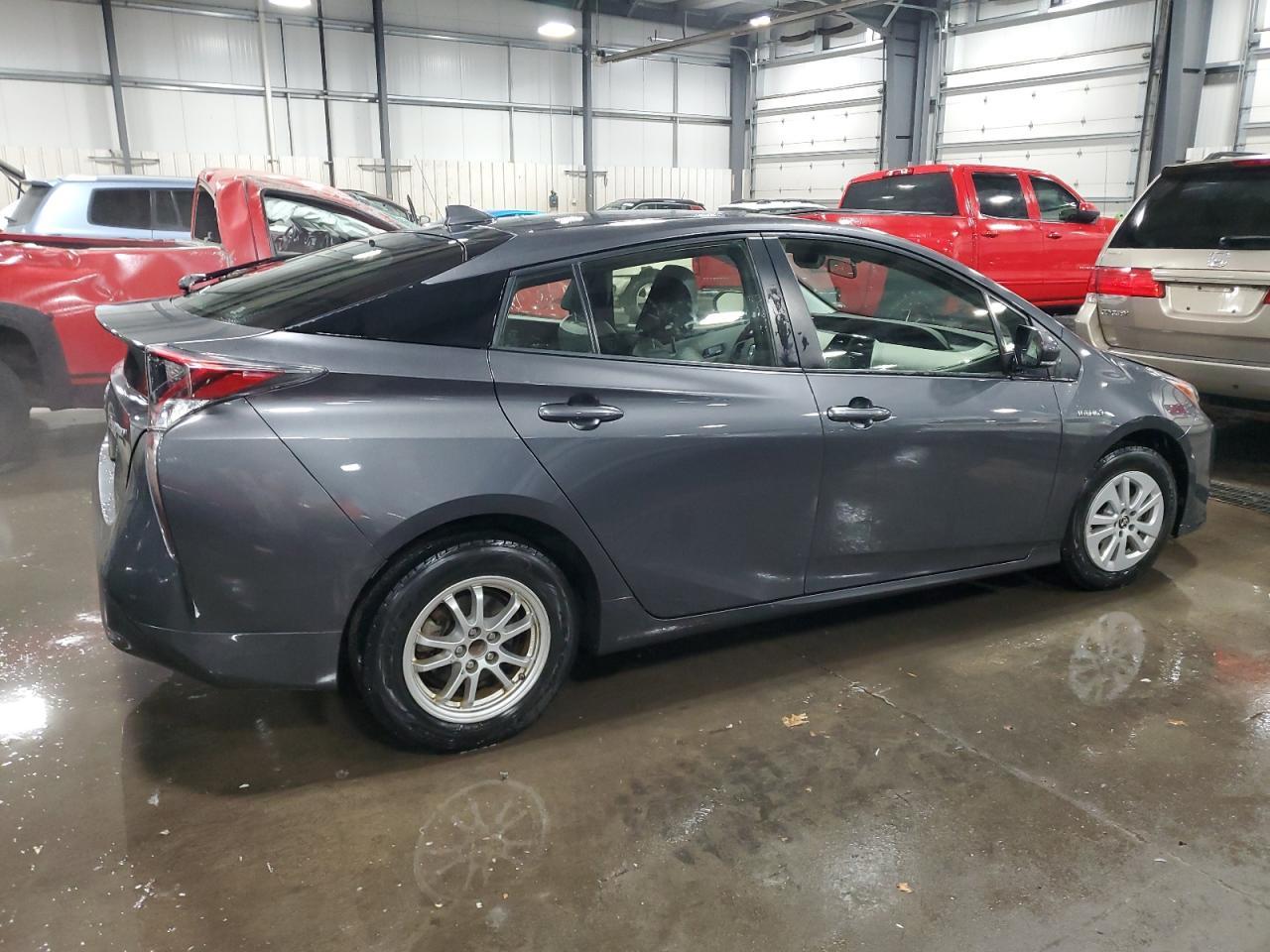 2016 TOYOTA PRIUS