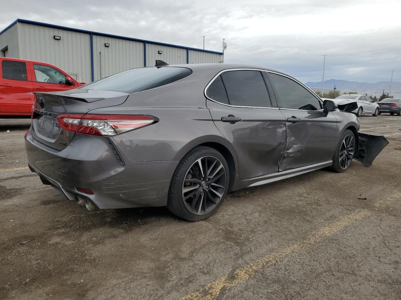 2018 TOYOTA CAMRY