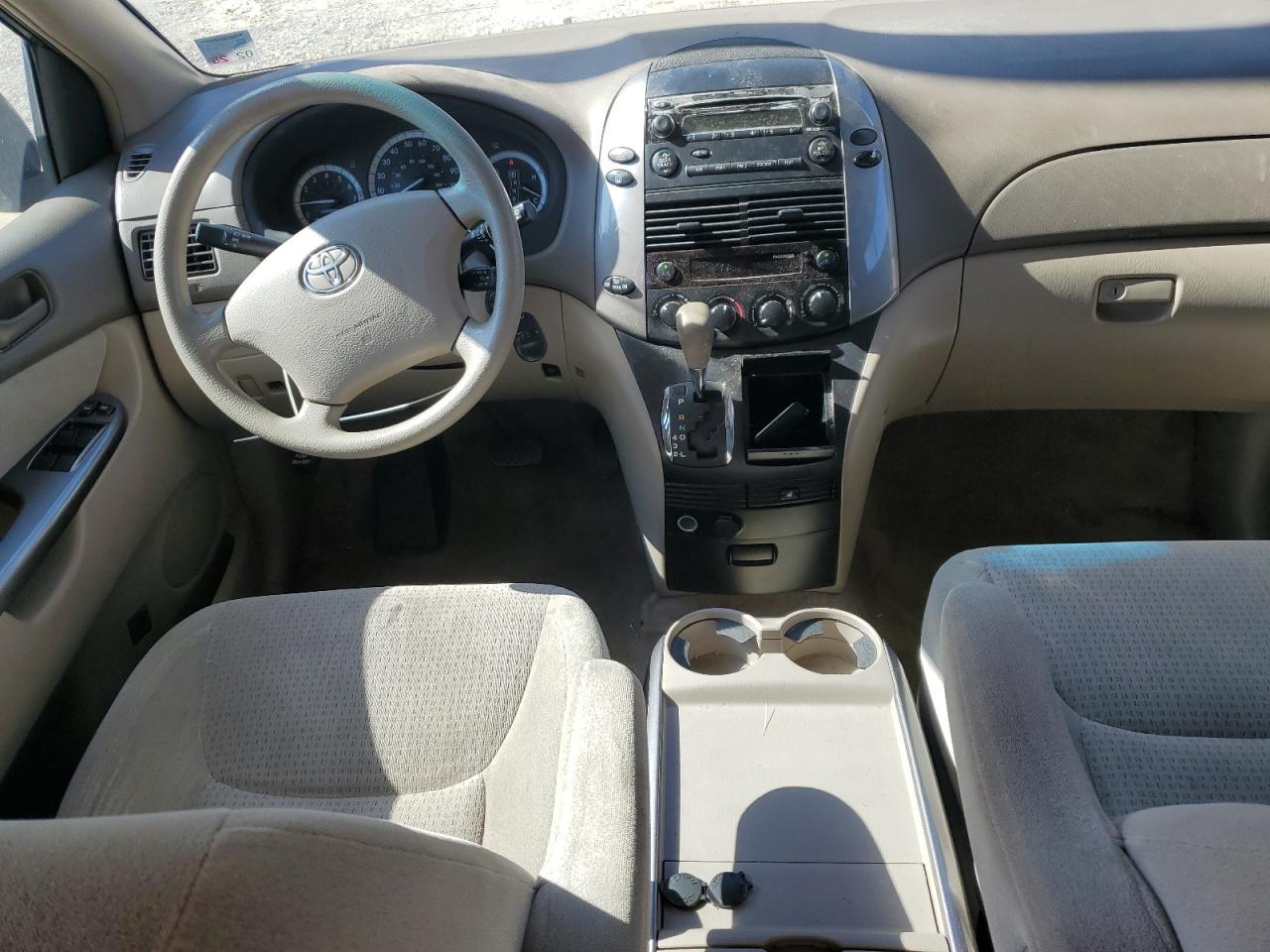 2009 TOYOTA SIENNA