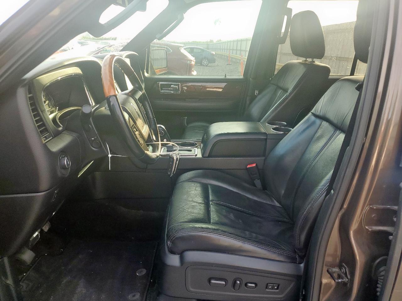 2016 LINCOLN Navigator