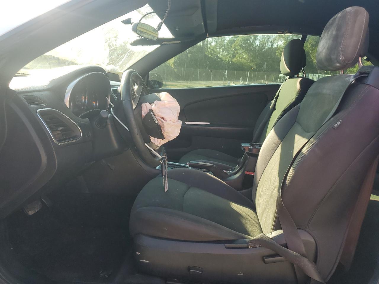 2012 CHRYSLER 200