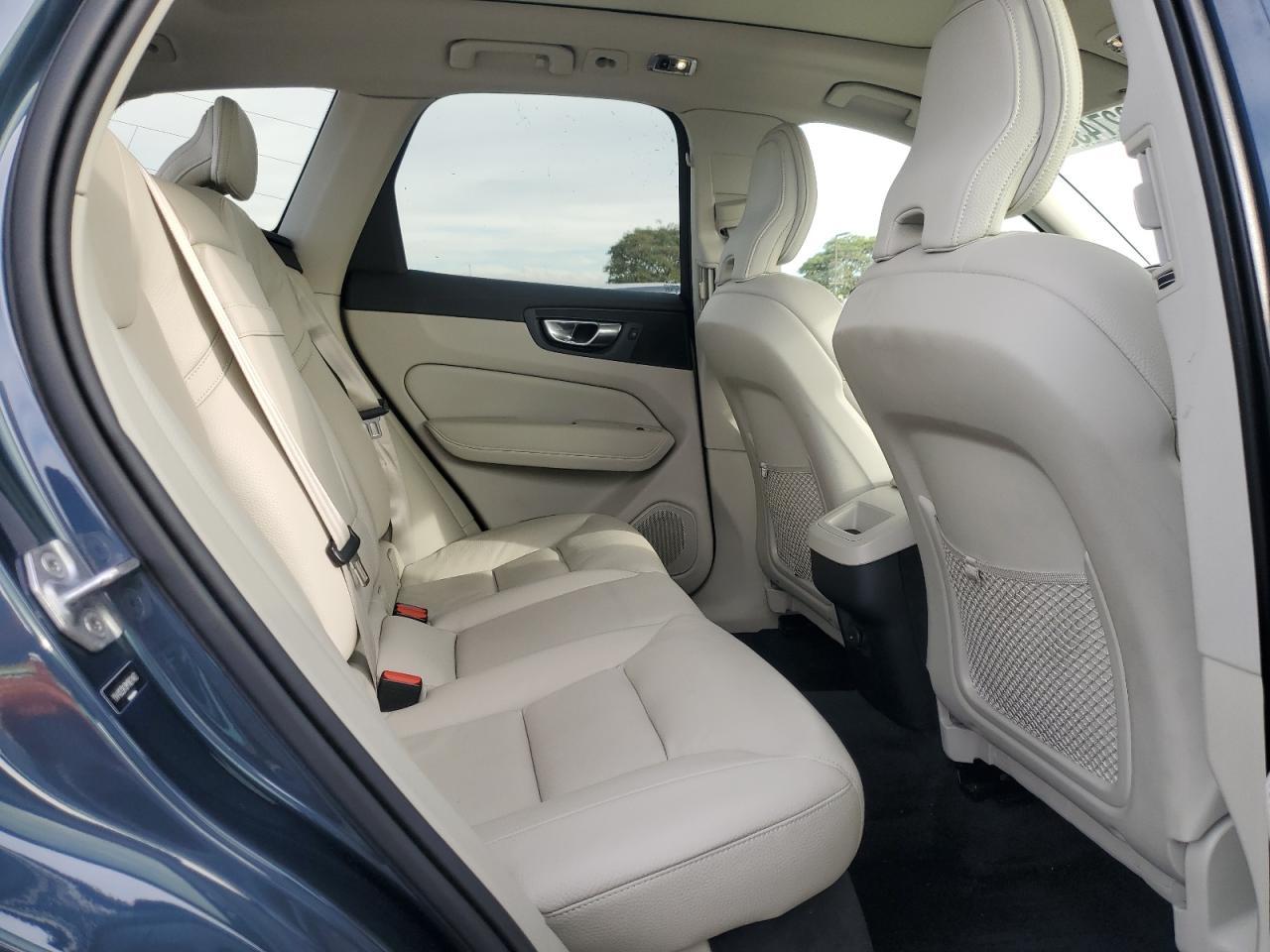 2021 VOLVO XC60
