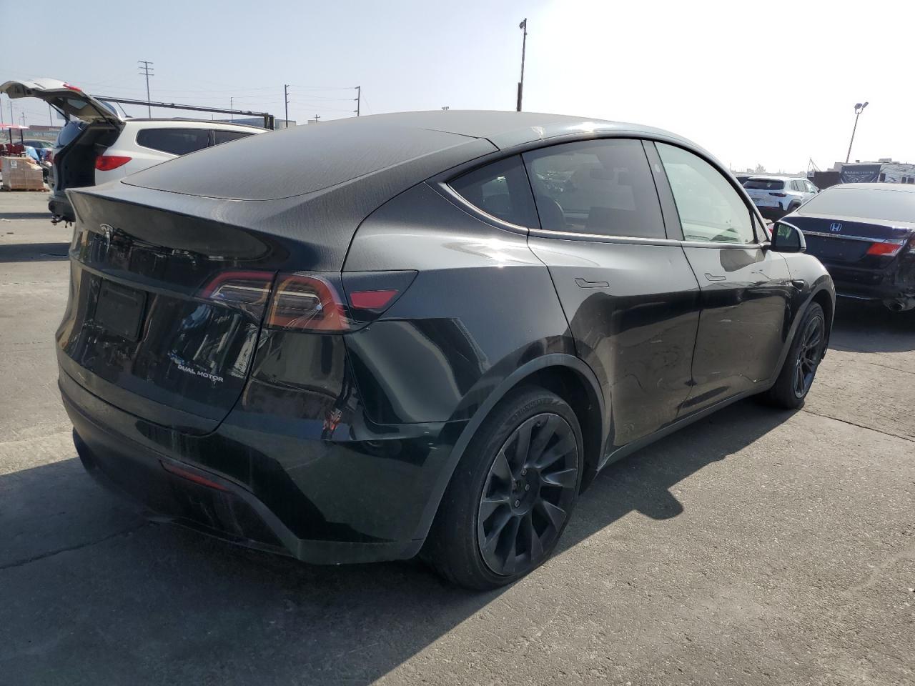 2024 TESLA MODEL Y
