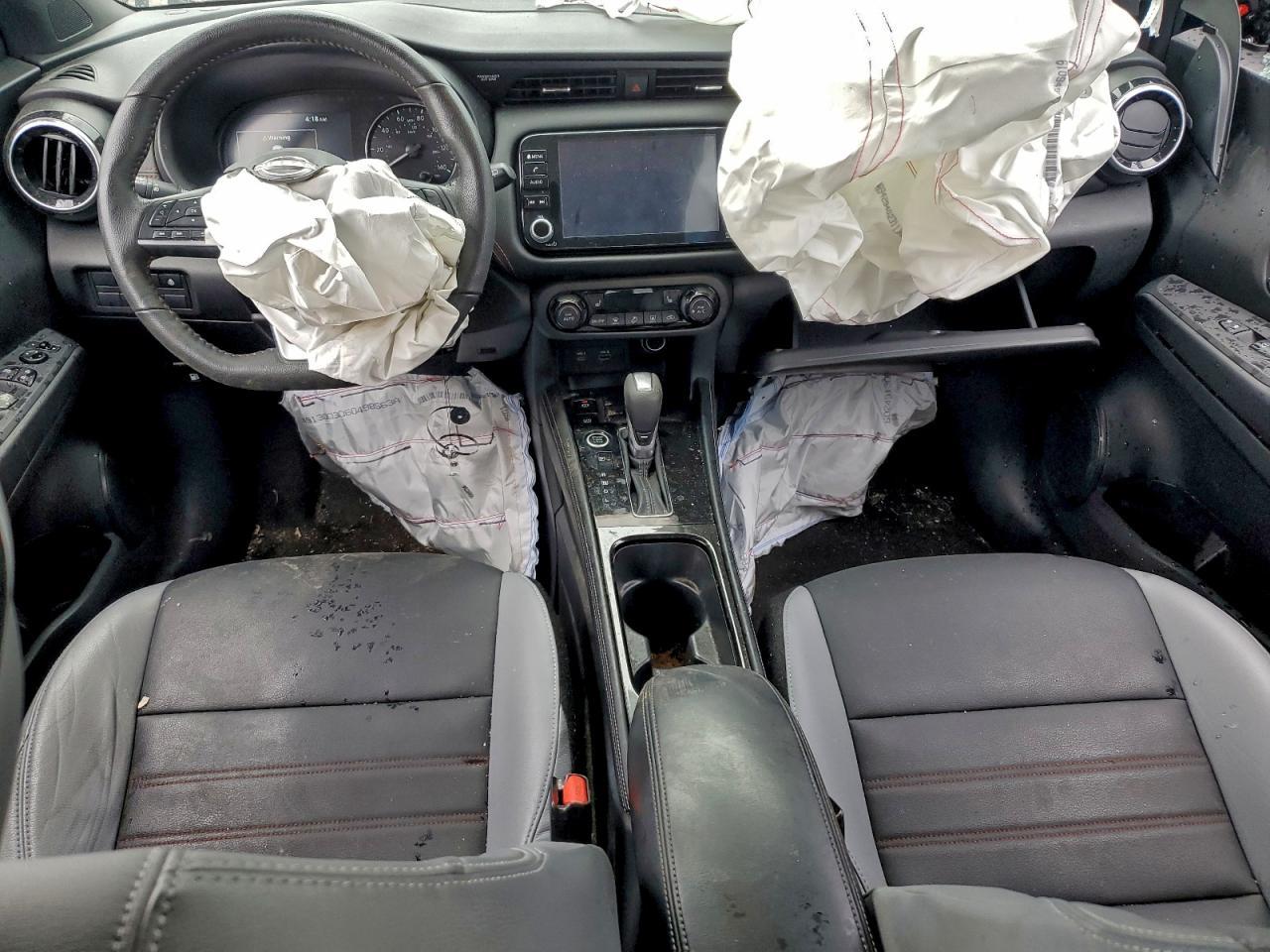2024 NISSAN KICKS