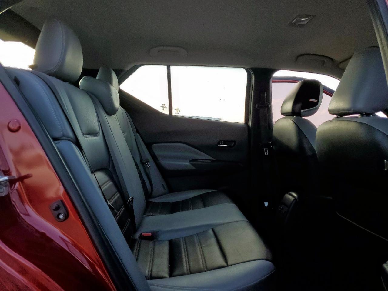 2021 NISSAN KICKS