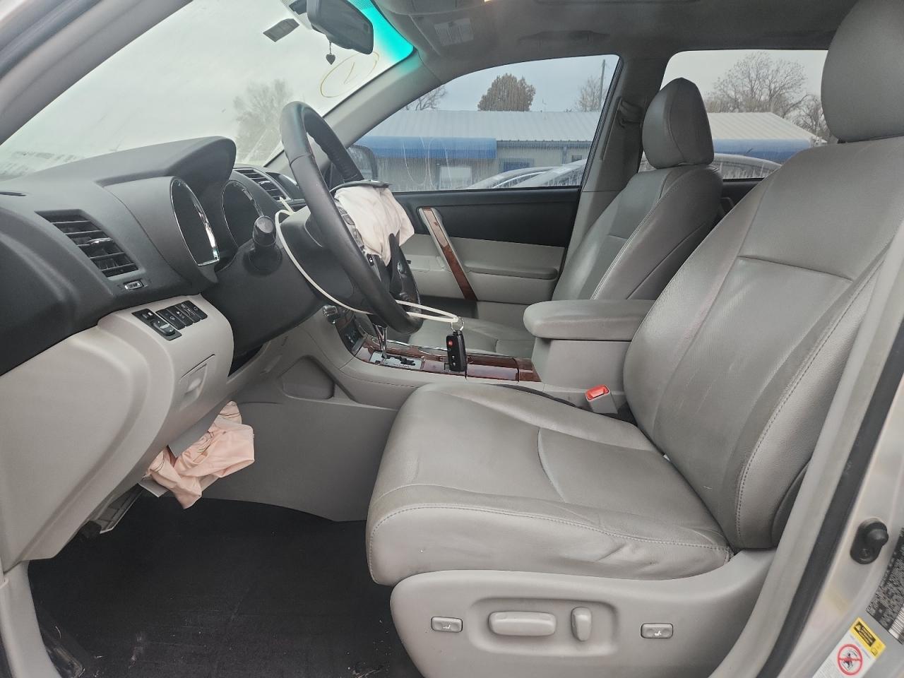 2012 TOYOTA HIGHLANDER