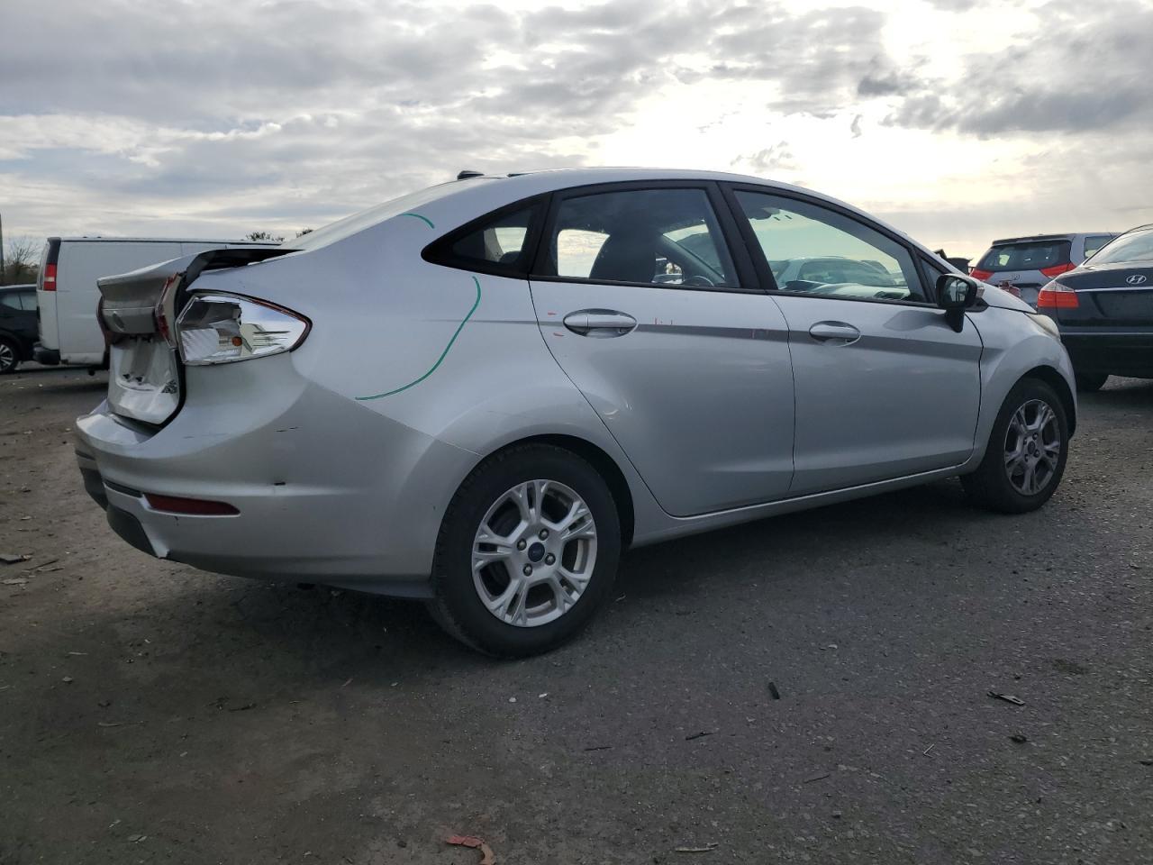 2015 FORD Fiesta