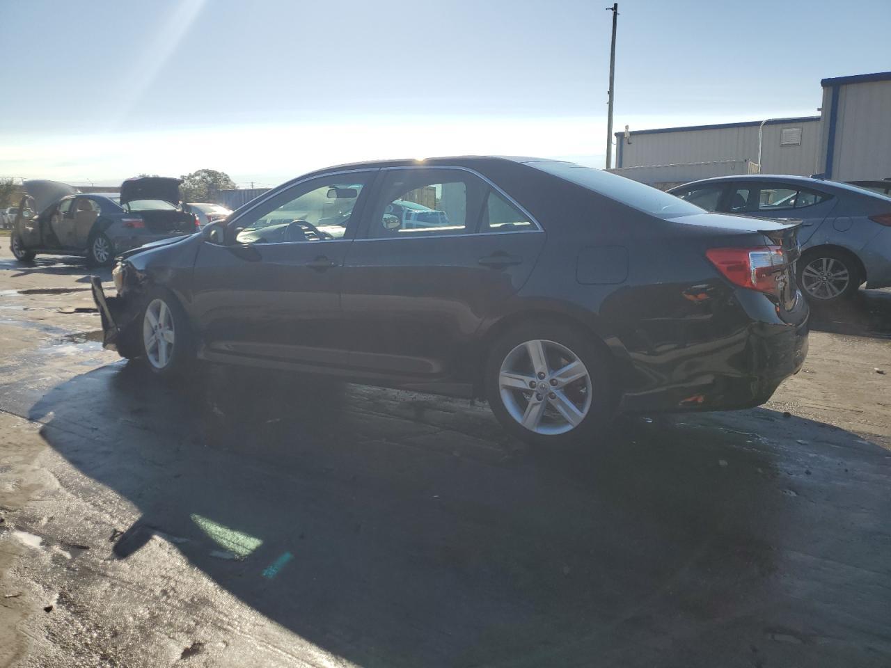 2014 TOYOTA CAMRY