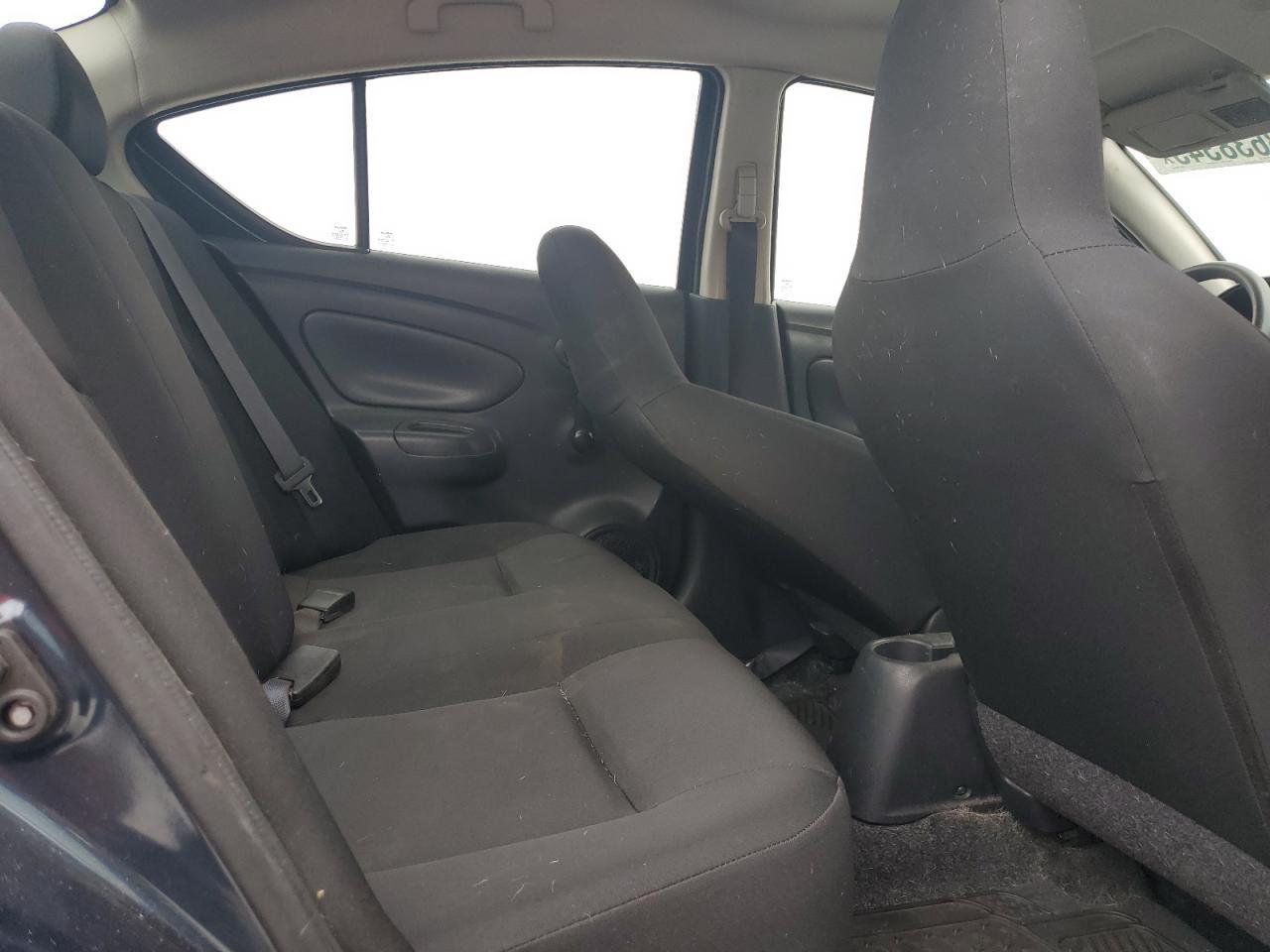 2017 NISSAN VERSA