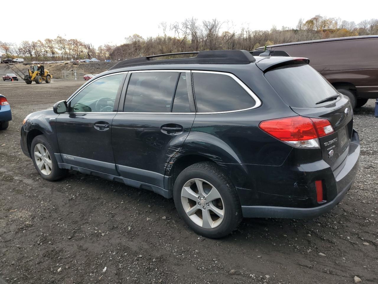 2014 SUBARU Outback