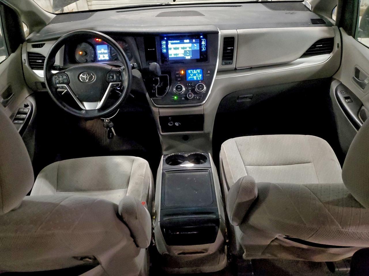 2017 TOYOTA SIENNA