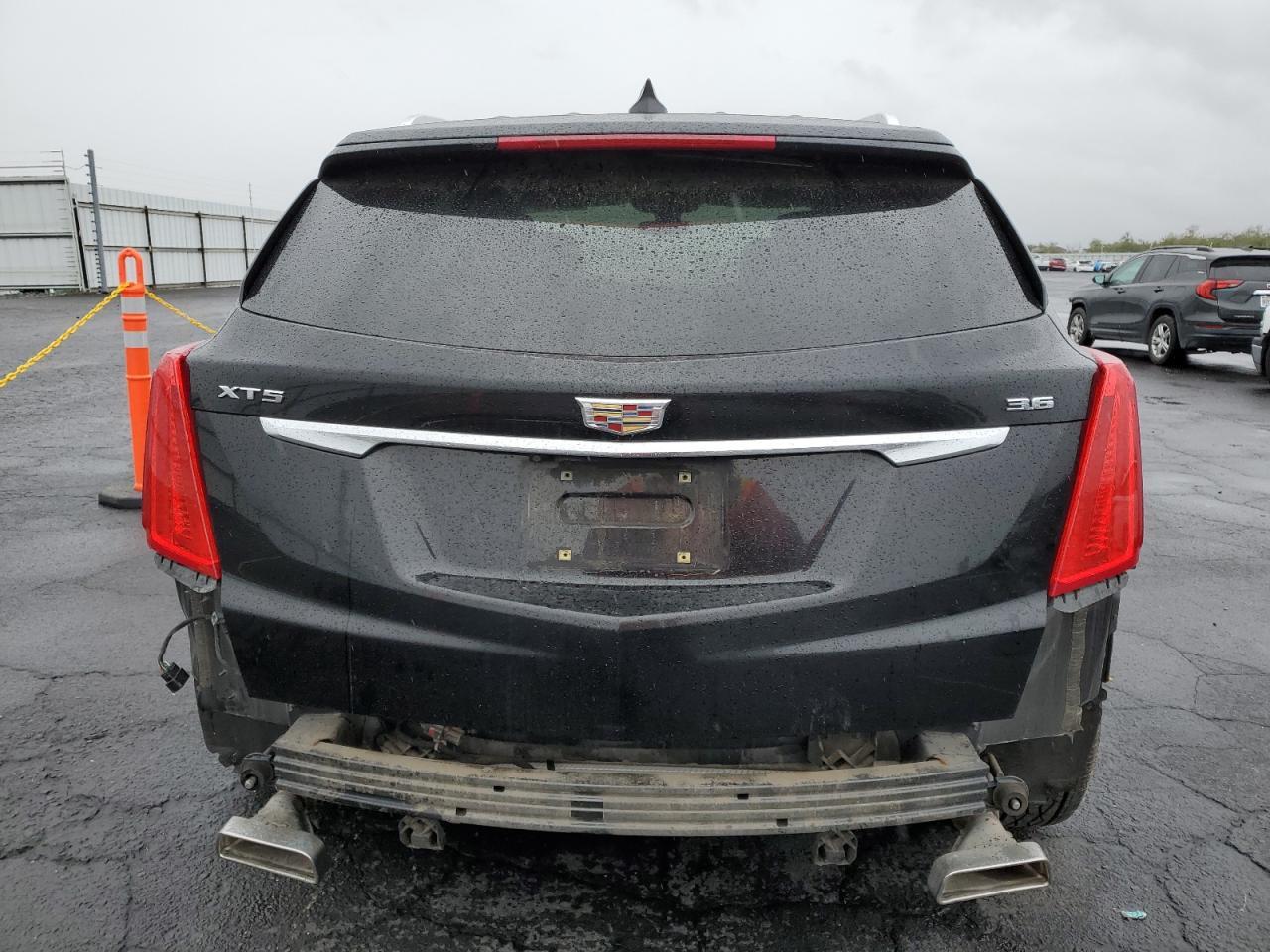 2017 CADILLAC XT5
